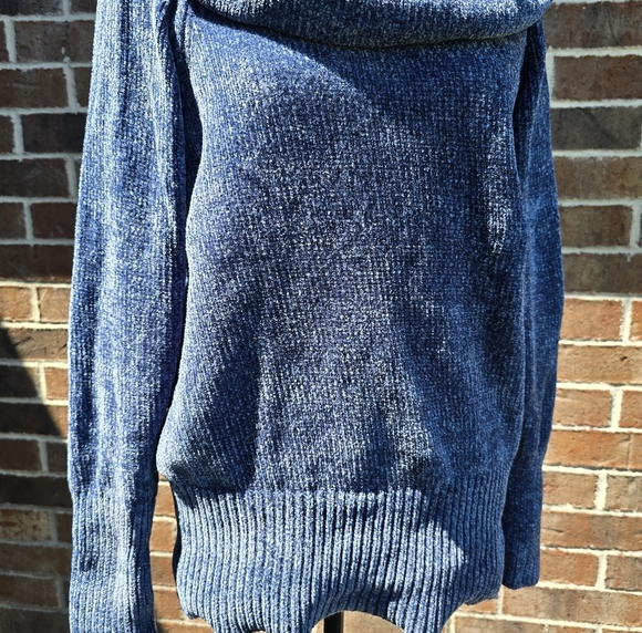 White House Black Market Large Cowl Neck sweater - Picture 7 of 8